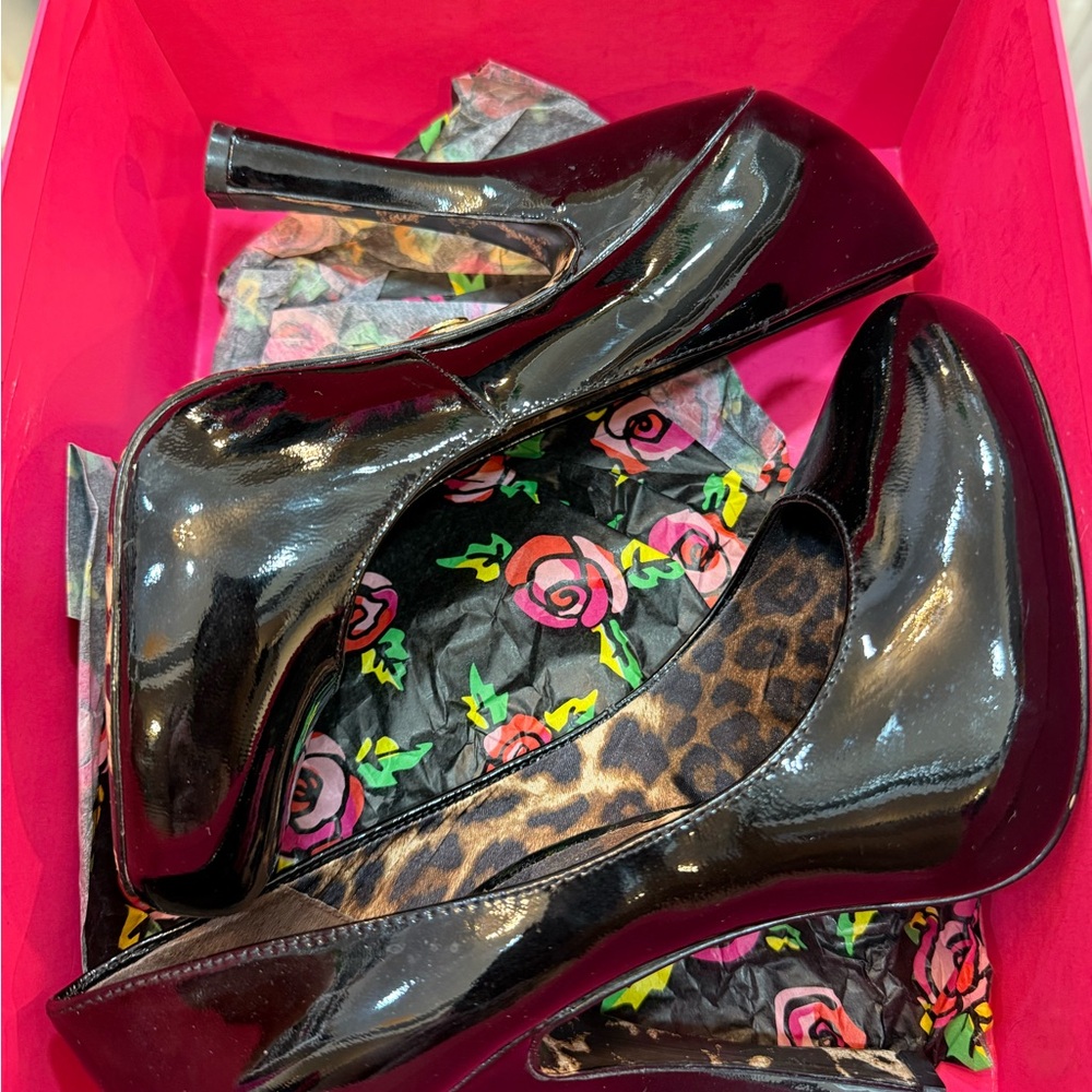 Patent Leather Black Stiletto Heels with Platform - Picture 8 of 10
